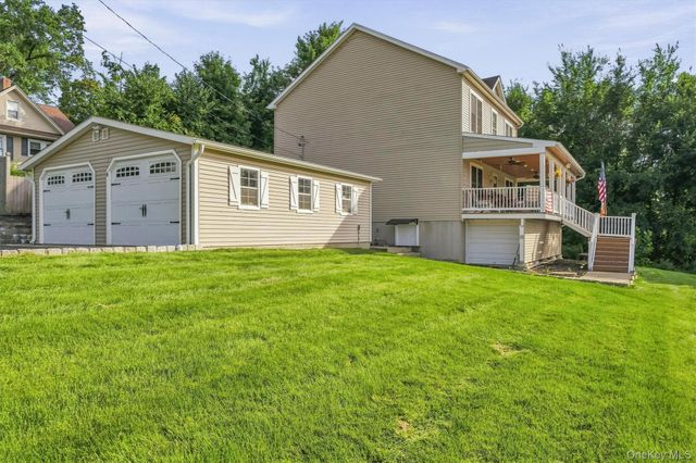 6 E Shore Road, Greenwood Lake, NY 10925