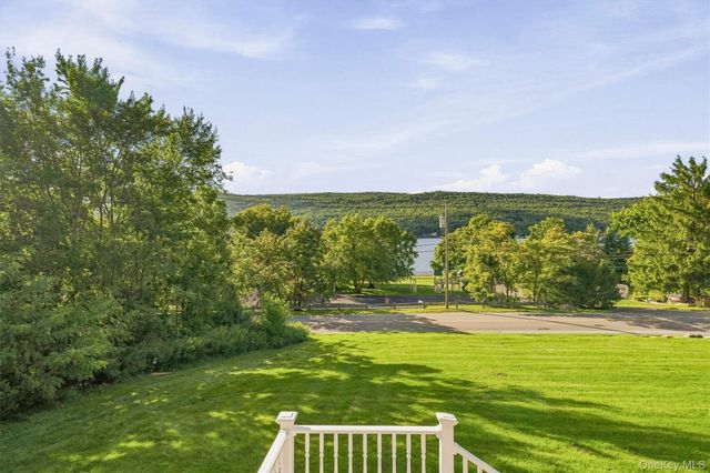 6 E Shore Road, Greenwood Lake, NY 10925