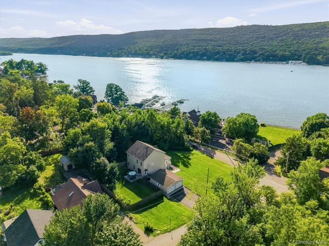 6 E Shore Road, Greenwood Lake, NY 10925