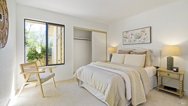 240 Park Place Dr, Petaluma, CA 94954