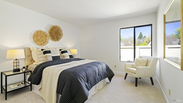 240 Park Place Dr, Petaluma, CA 94954