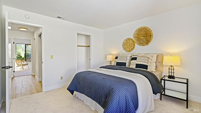 240 Park Place Dr, Petaluma, CA 94954