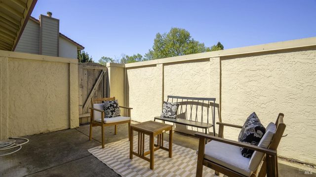 240 Park Place Dr, Petaluma, CA 94954