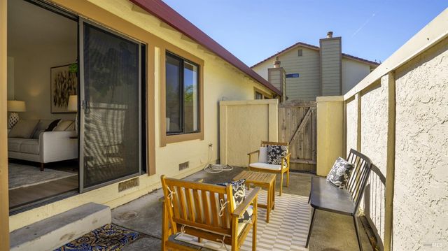 240 Park Place Dr, Petaluma, CA 94954