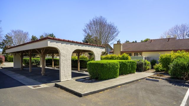 240 Park Place Dr, Petaluma, CA 94954