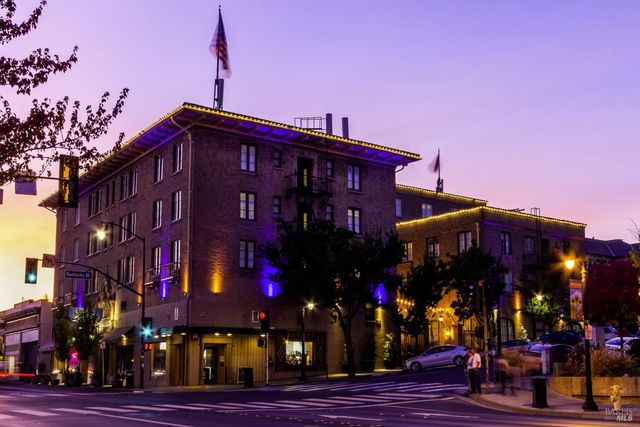 240 Park Place Dr, Petaluma, CA 94954