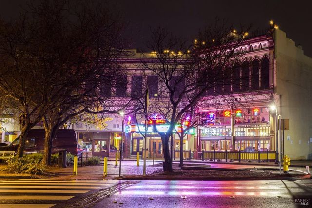 240 Park Place Dr, Petaluma, CA 94954