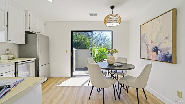 240 Park Place Dr, Petaluma, CA 94954