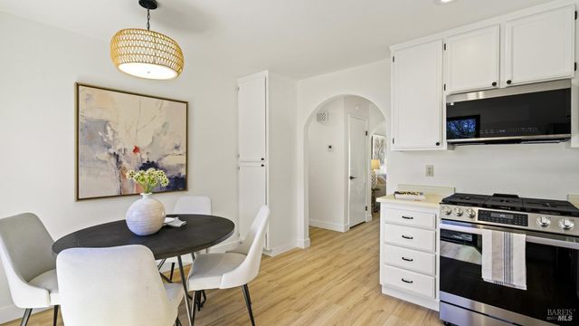 240 Park Place Dr, Petaluma, CA 94954