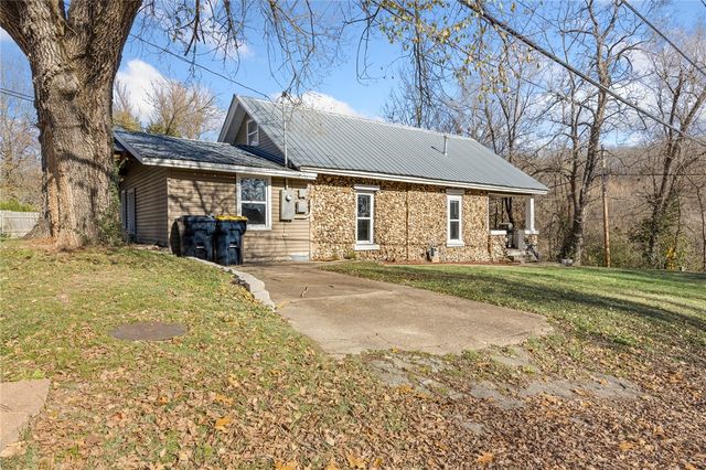 627 S Sherman Avenue, Harrison, AR 72601