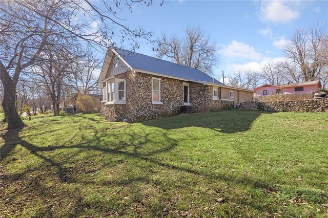 627 S Sherman Avenue, Harrison, AR 72601