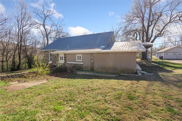 627 S Sherman Avenue, Harrison, AR 72601