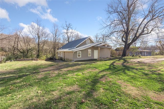 627 S Sherman Avenue, Harrison, AR 72601