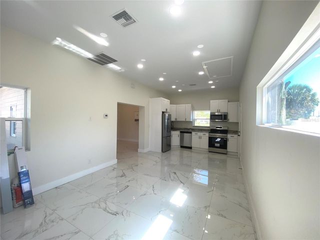 207 AVENUE E SE, Winter Haven, FL 33880