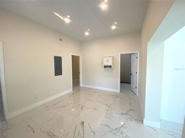 207 AVENUE E SE, Winter Haven, FL 33880