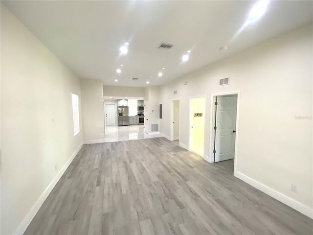 207 AVENUE E SE, Winter Haven, FL 33880