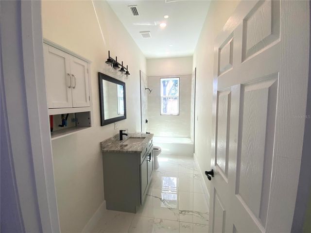 207 AVENUE E SE, Winter Haven, FL 33880