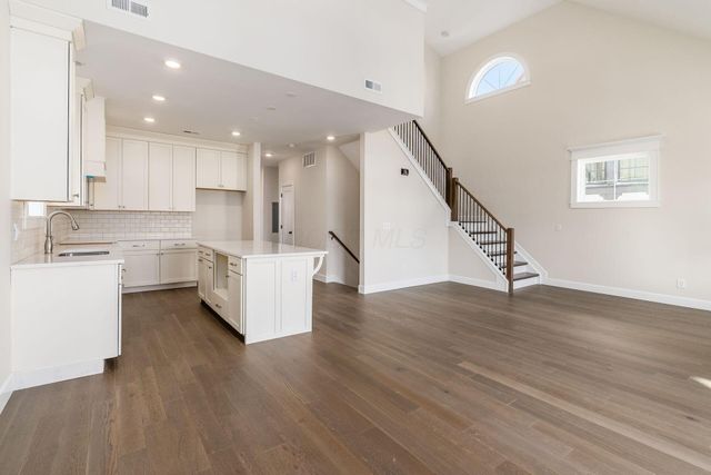 2015 W 5th Avenue, 209, Columbus, OH 43212