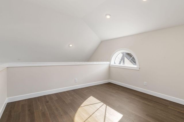 2015 W 5th Avenue, 209, Columbus, OH 43212