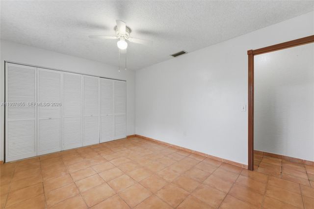 8510 NW 8th St, Pembroke Pines, FL 33024