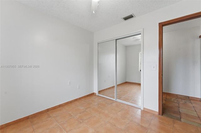 8510 NW 8th St, Pembroke Pines, FL 33024