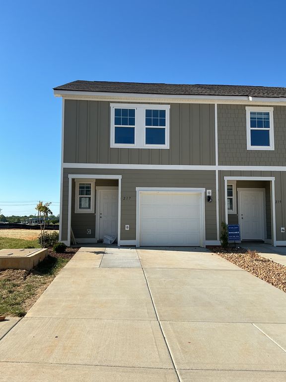 217 Darlington drive, Dickson, TN 37055