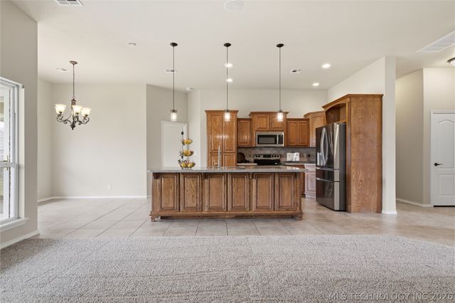 8116 S Elder Avenue, Broken Arrow, OK 74011