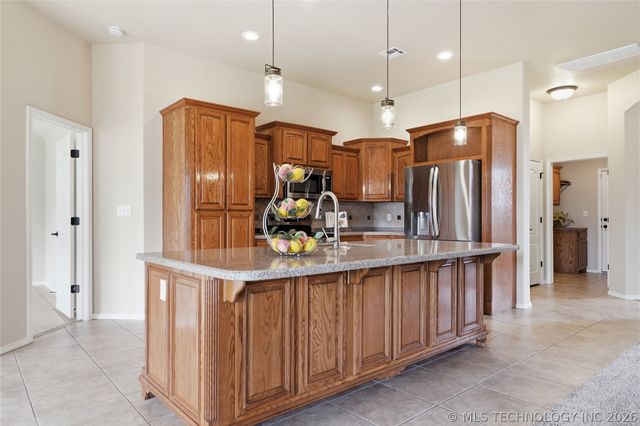 8116 S Elder Avenue, Broken Arrow, OK 74011
