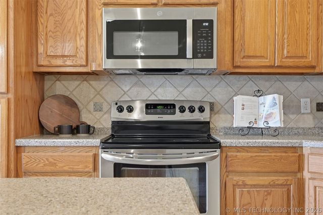 8116 S Elder Avenue, Broken Arrow, OK 74011