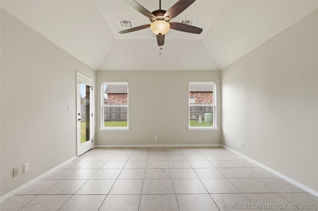 8116 S Elder Avenue, Broken Arrow, OK 74011