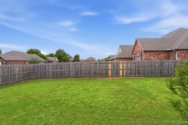8116 S Elder Avenue, Broken Arrow, OK 74011