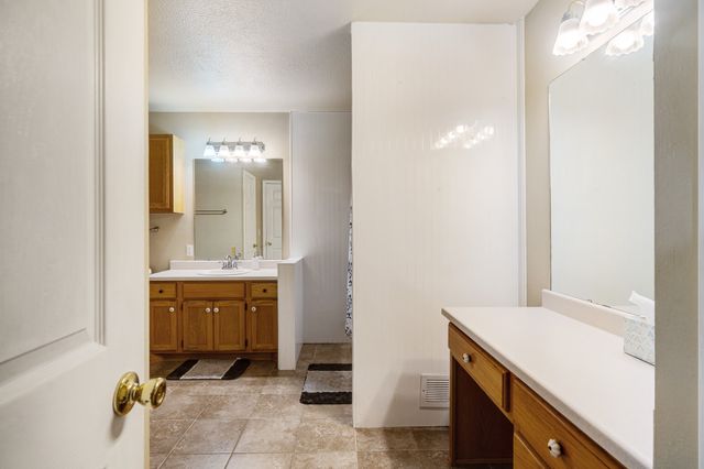 2705 Briarwood Drive, Paris, TX 75460