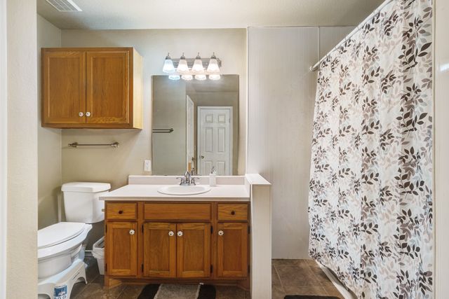 2705 Briarwood Drive, Paris, TX 75460