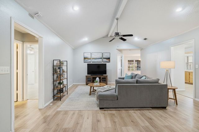 2705 Briarwood Drive, Paris, TX 75460