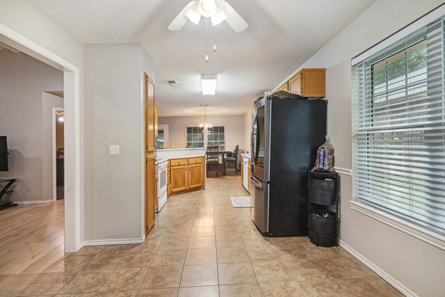 2705 Briarwood Drive, Paris, TX 75460