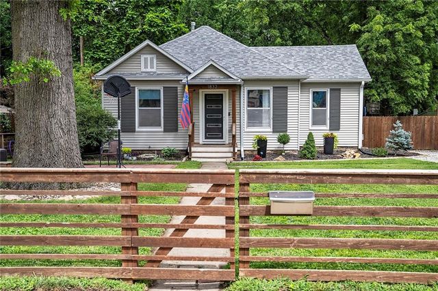 1832 New Hampshire Street, Lawrence, KS 66044
