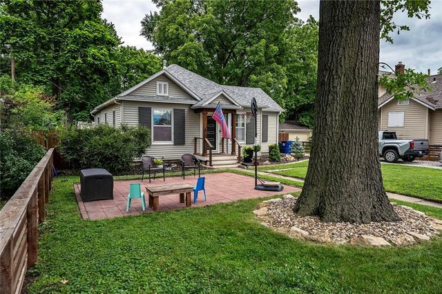 1832 New Hampshire Street, Lawrence, KS 66044