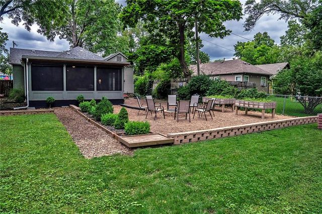 1832 New Hampshire Street, Lawrence, KS 66044
