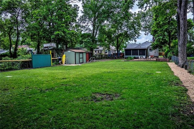 1832 New Hampshire Street, Lawrence, KS 66044