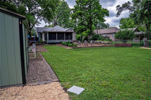 1832 New Hampshire Street, Lawrence, KS 66044