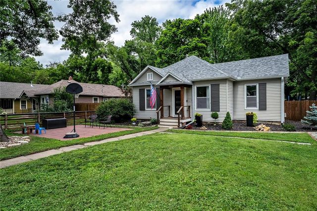 1832 New Hampshire Street, Lawrence, KS 66044