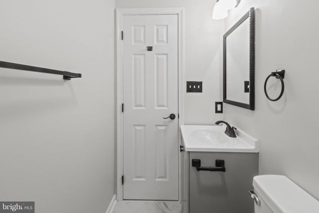 1208 DEVIN CT, Front Royal, VA 22630