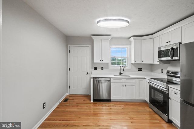 1208 DEVIN CT, Front Royal, VA 22630