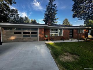 1615 Ladd Road, Wolverine Lake, MI 48390
