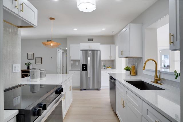 474 DAWSON AVENUE NE, St Petersburg, FL 33703