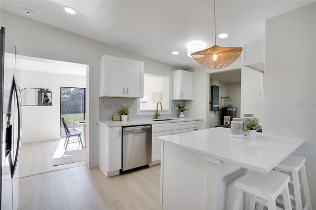 474 DAWSON AVENUE NE, St Petersburg, FL 33703