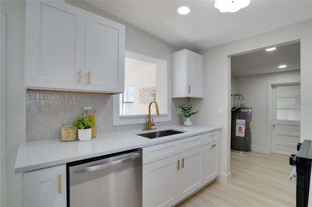 474 DAWSON AVENUE NE, St Petersburg, FL 33703