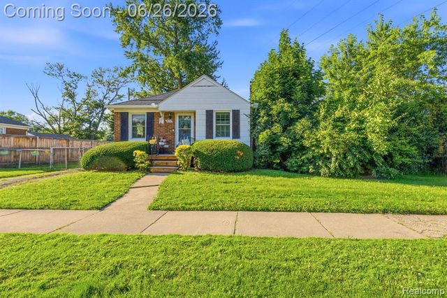 853 Wordsworth Street, Ferndale, MI 48220