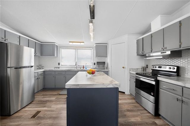 915 Bel Air Boulevard, Hampton, GA 30228