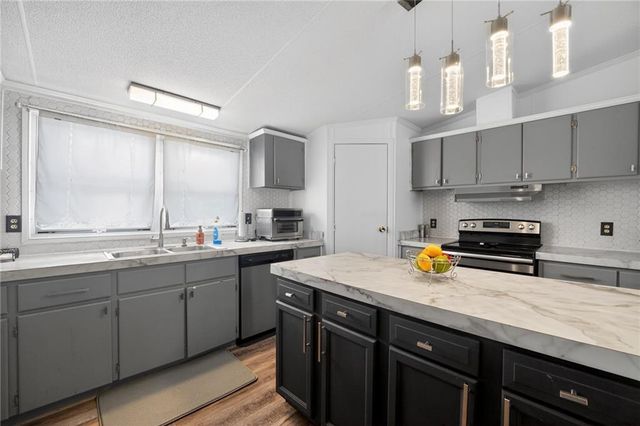 915 Bel Air Boulevard, Hampton, GA 30228